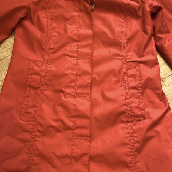 🌟EDDIE BAUER fully lined Red Coral Button Up Trench Coat Raincoat rain jacket - Picture 8 of 13